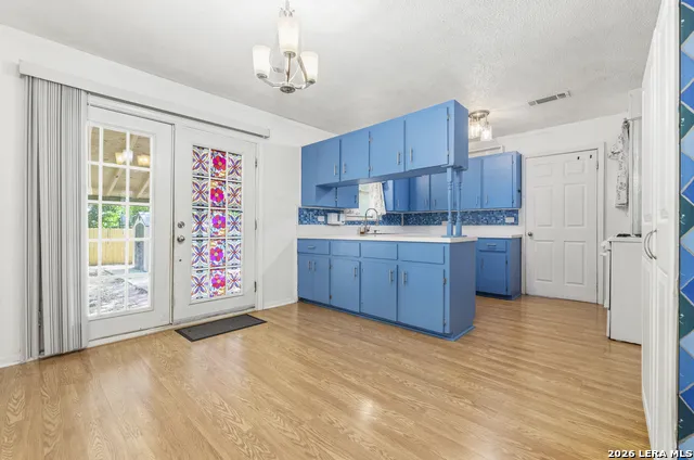 517 Uhland Rd San Marcos, TX 78666