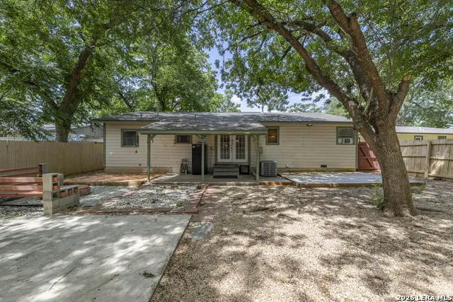 517 Uhland Rd San Marcos, TX 78666