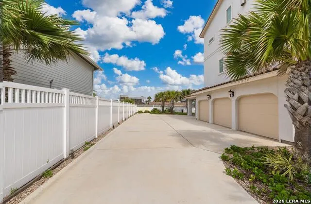500 Ocean View Dr Port Aransas, TX 78373