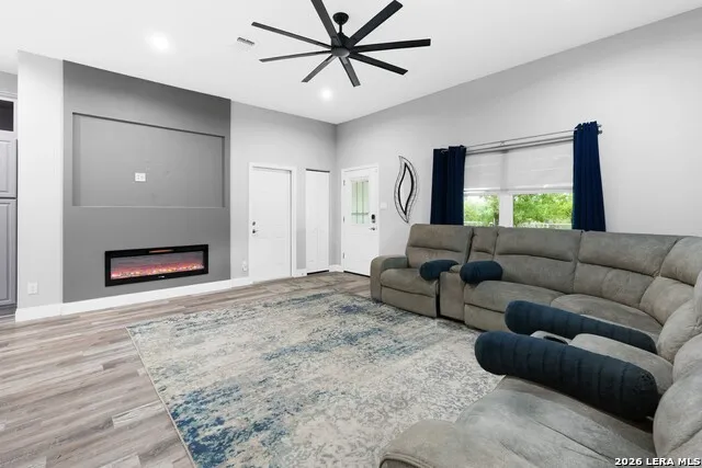 217 Wild Horse Pipe Creek, TX 78063