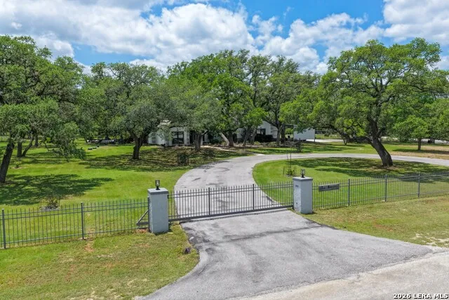 217 Wild Horse Pipe Creek, TX 78063