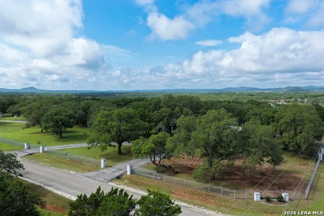 217 Wild Horse Pipe Creek, TX 78063
