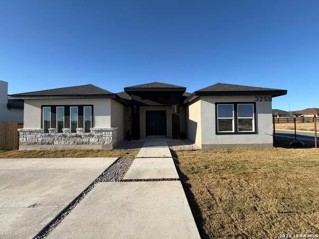 3268 Ethel Dr Eagle Pass, TX 78852