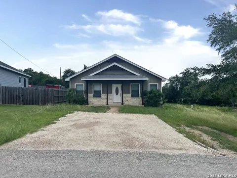 1491 Live Oak Dr