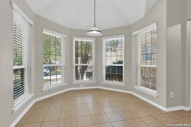 6635 SHADY BEND DR San Antonio, TX 78256