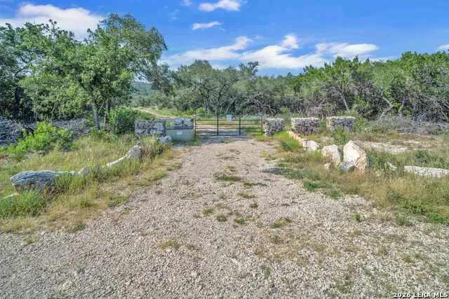 723 County Road 242 Hondo, TX 78861