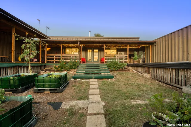 723 County Road 242 Hondo, TX 78861
