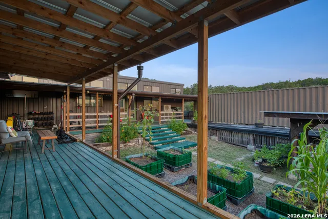 723 County Road 242 Hondo, TX 78861