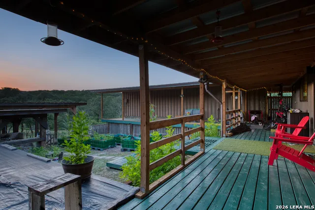 723 County Road 242 Hondo, TX 78861