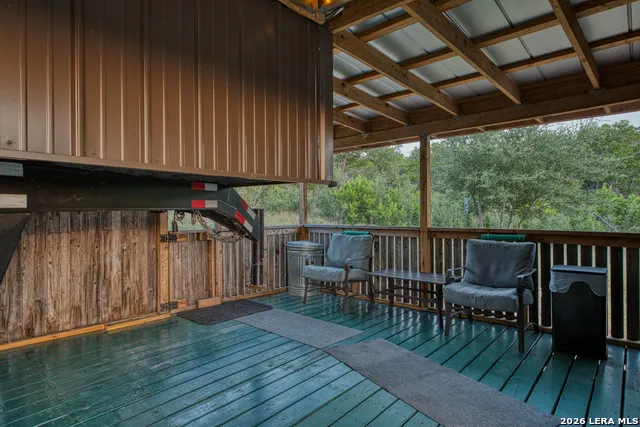 723 County Road 242 Hondo, TX 78861