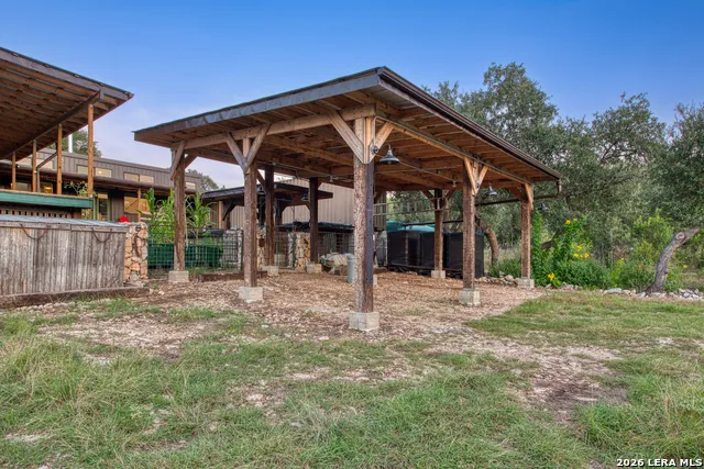 723 County Road 242 Hondo, TX 78861