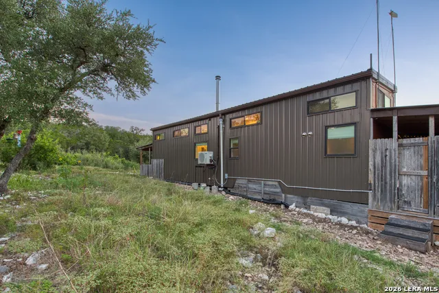 723 County Road 242 Hondo, TX 78861