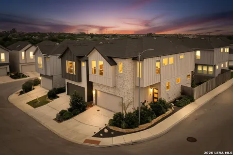 8851 Oakland Rd #61