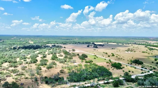 118 Pr Dax Ln Pleasanton, TX 78064