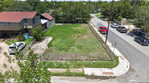 3803 W HOUSTON ST