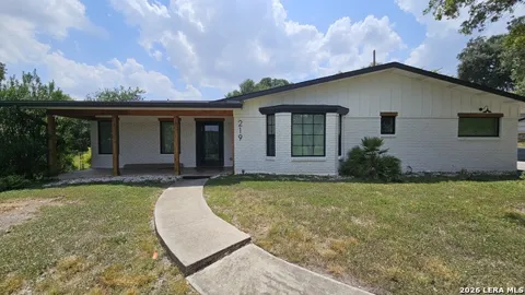 219 Edgevale