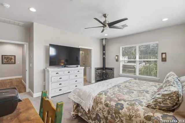 124 Creekwood Bandera, TX 78003