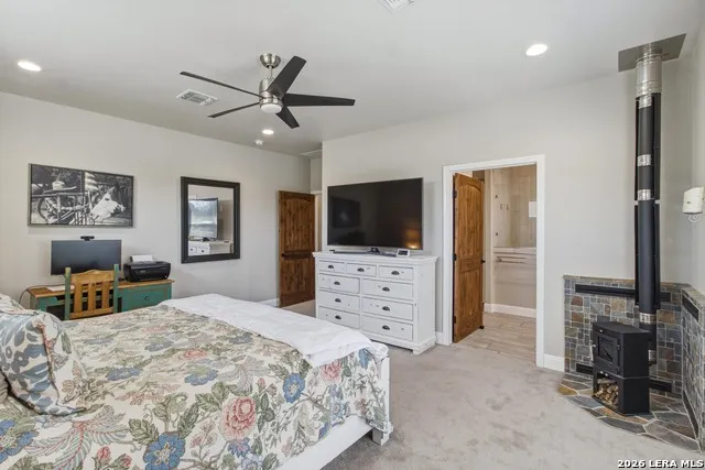124 Creekwood Bandera, TX 78003