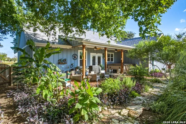 124 Creekwood Bandera, TX 78003