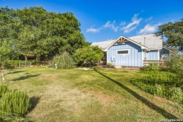 124 Creekwood Bandera, TX 78003