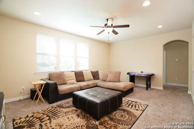 228 Comanche Trail Cibolo, TX 78108