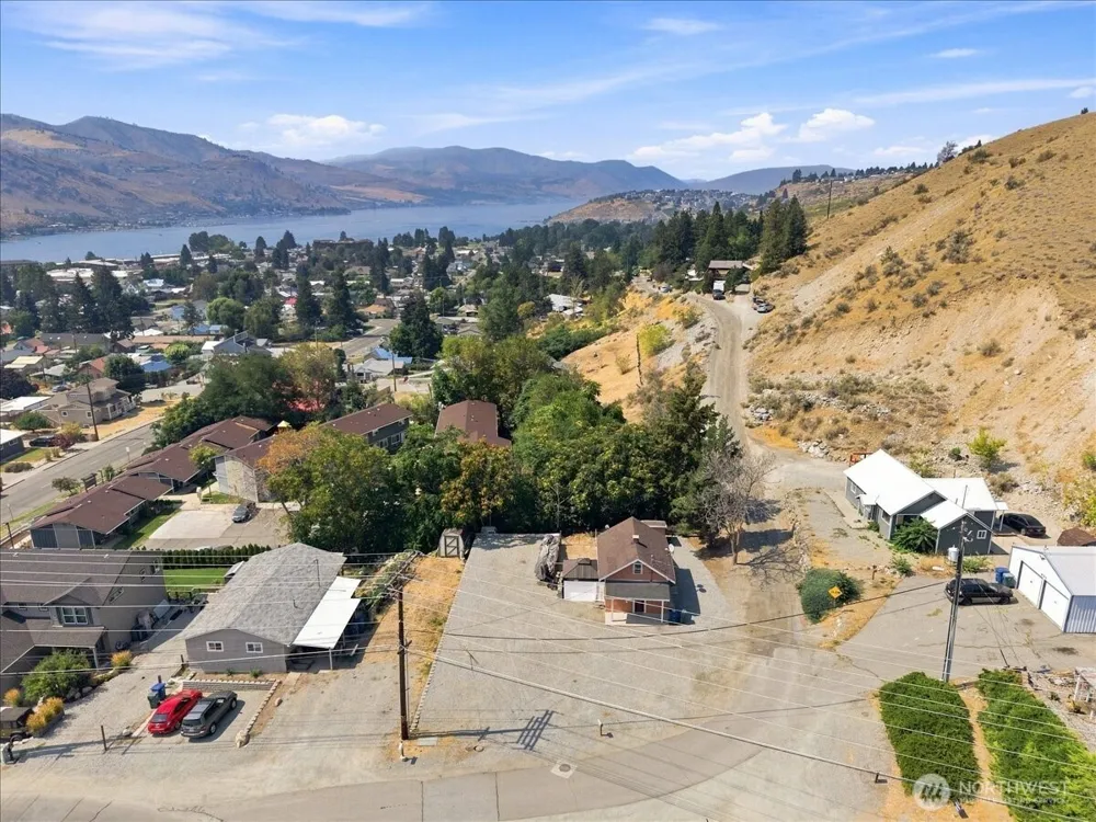 617 Bradley Street Chelan, WA 98816