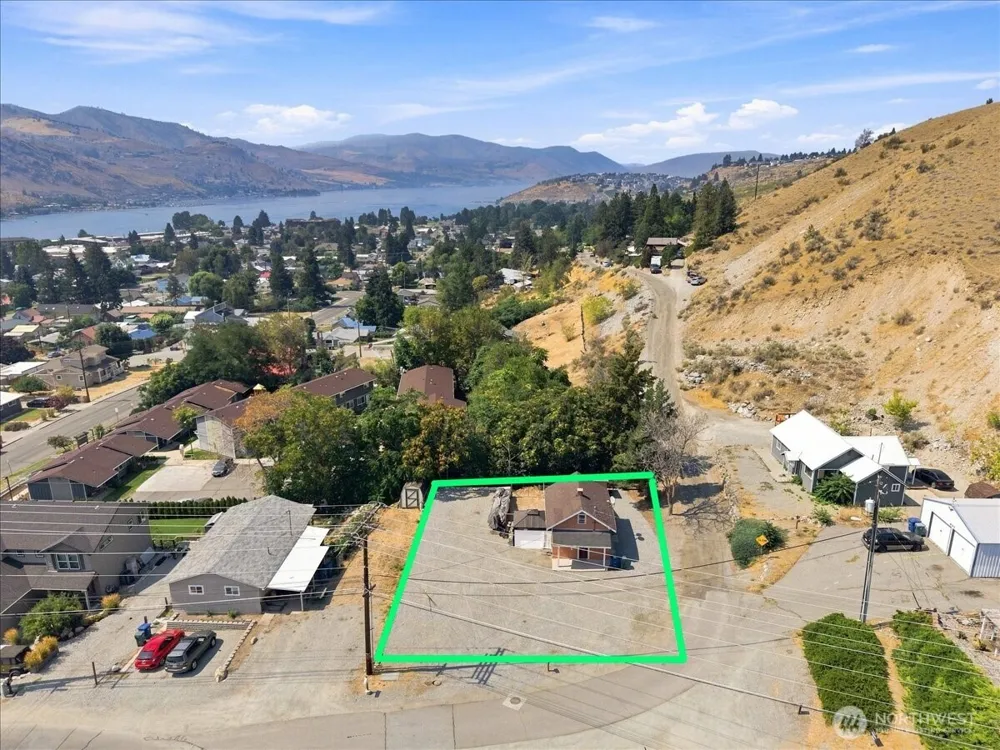 617 Bradley Street Chelan, WA 98816