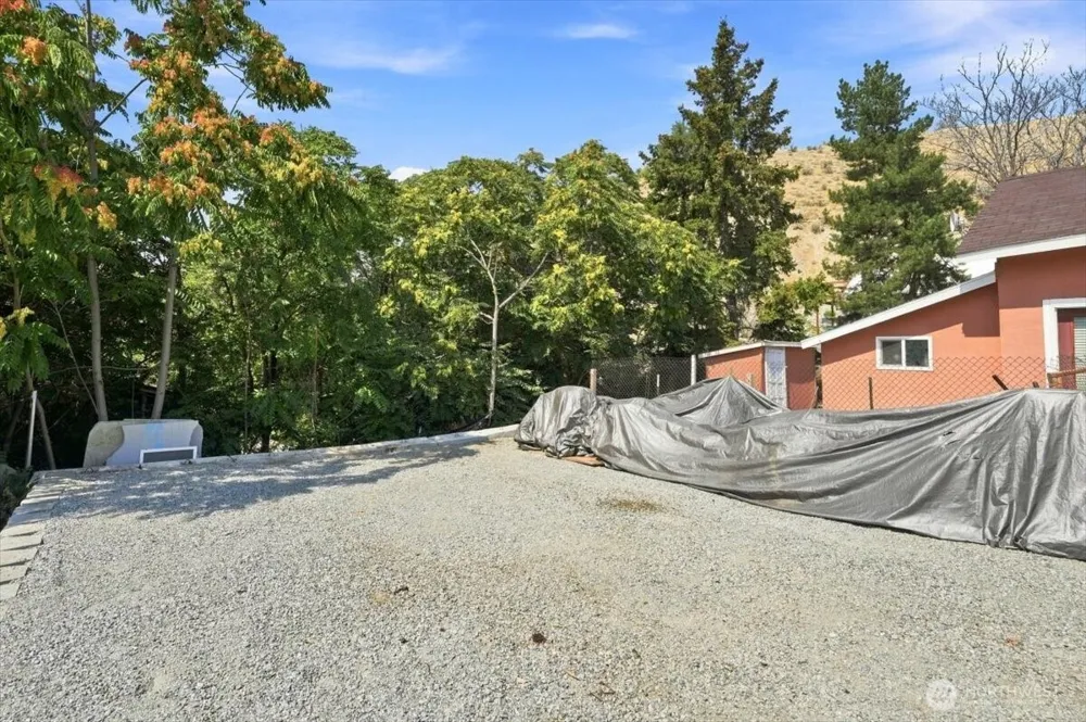 617 Bradley Street Chelan, WA 98816