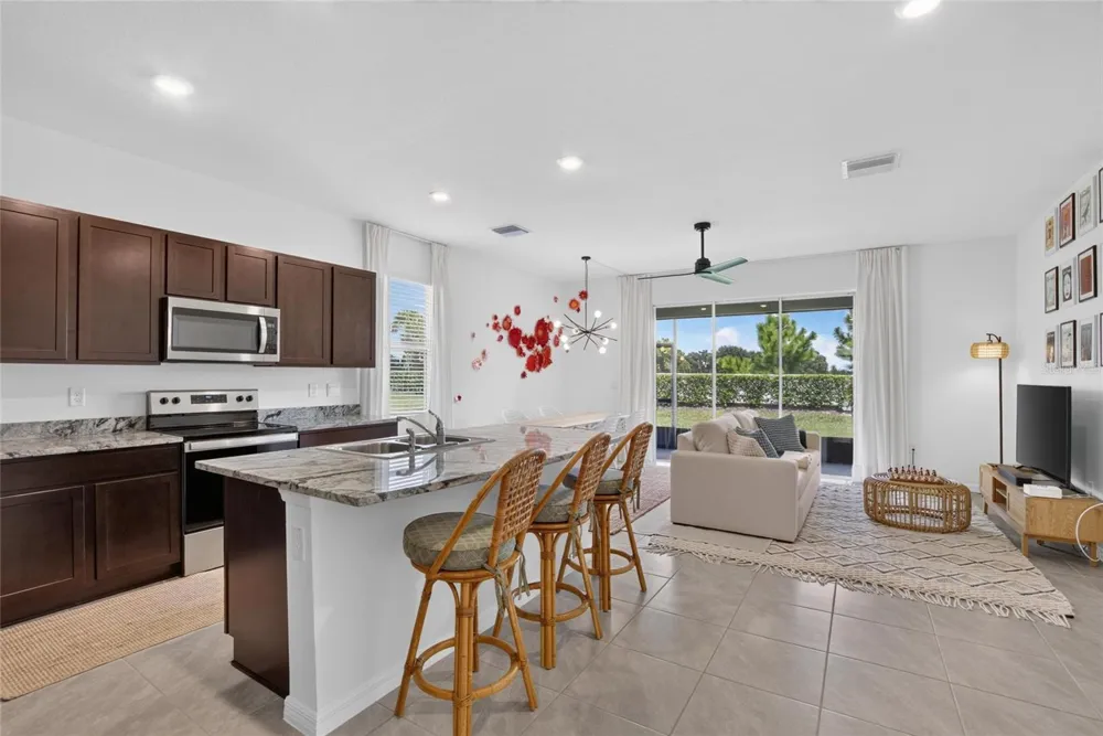 3816 SUNFLOWER FIELD PLACE Plant City, FL 33565