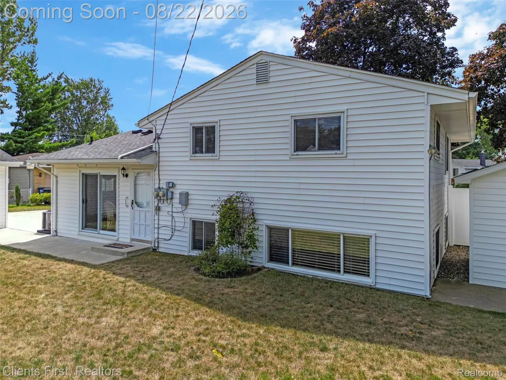 36512 Fairchild Street Westland City, MI 48186