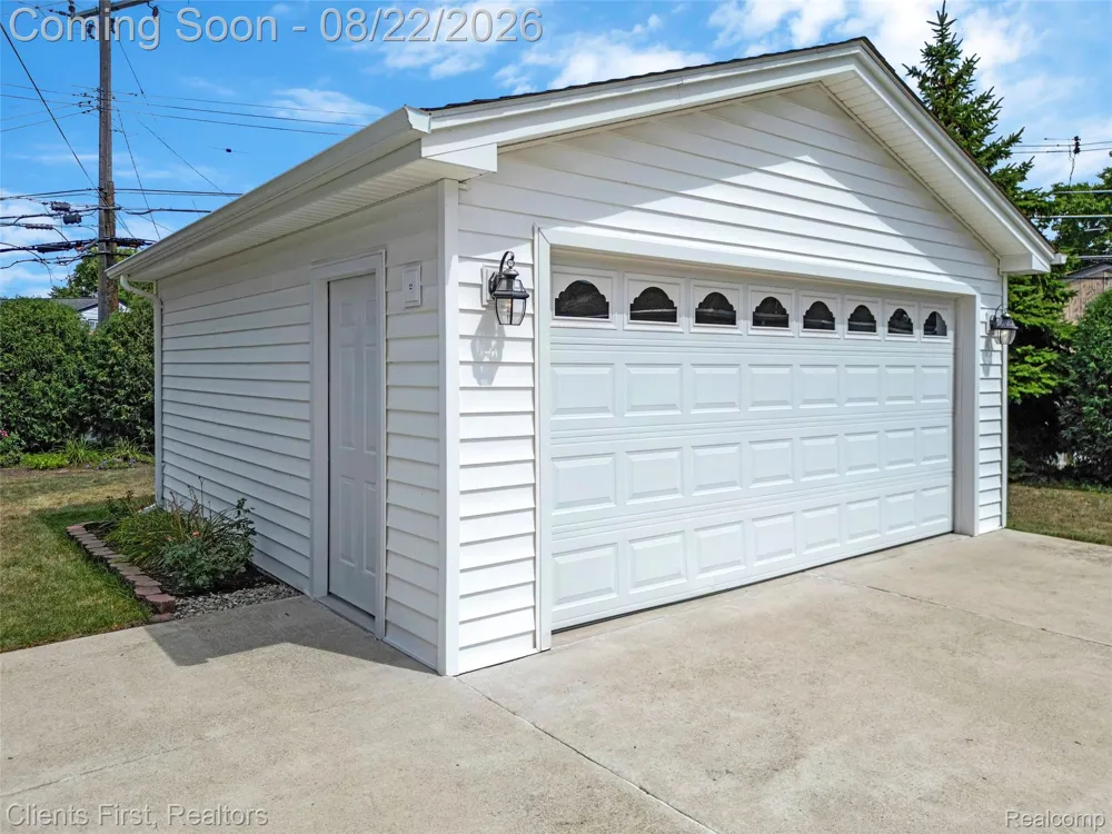 36512 Fairchild Street Westland City, MI 48186
