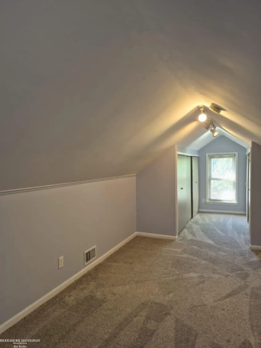 20585 Anita Road Harper Woods City, MI 48225