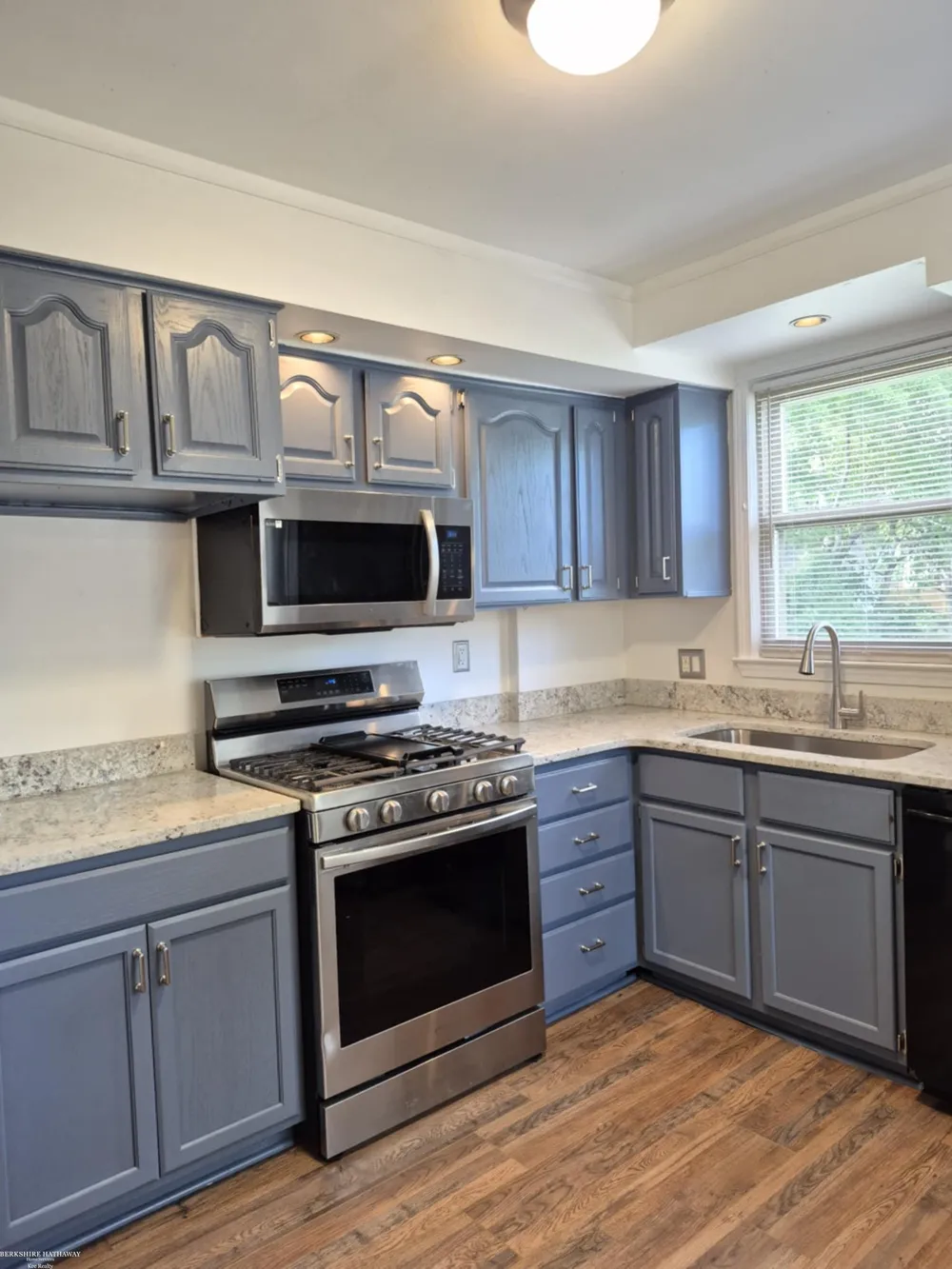 20585 Anita Road Harper Woods City, MI 48225