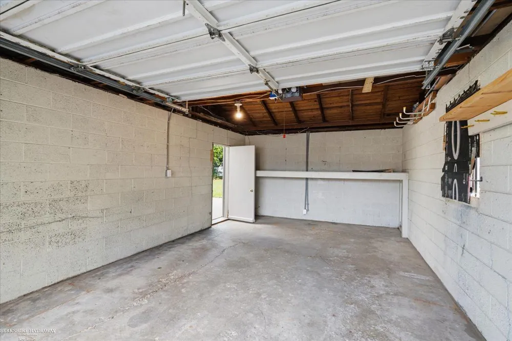 20585 Anita Road Harper Woods City, MI 48225
