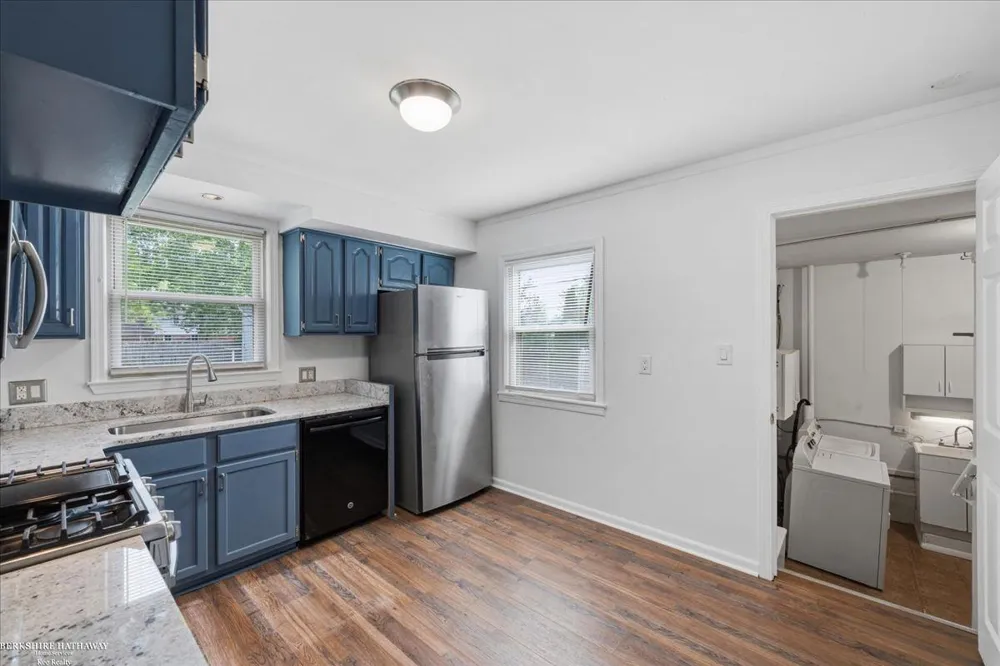 20585 Anita Road Harper Woods City, MI 48225
