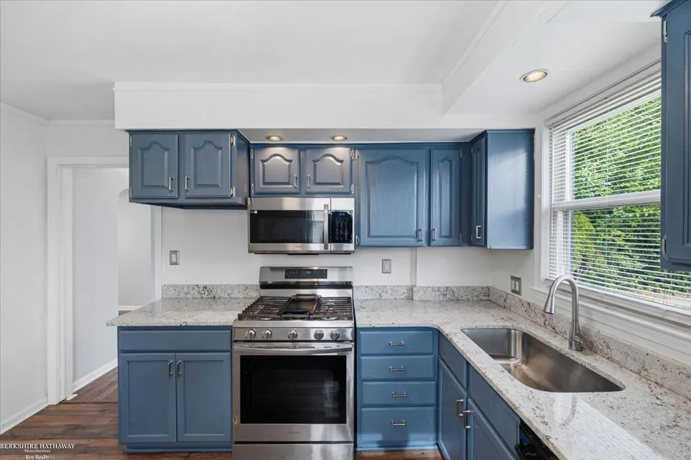 20585 Anita Road Harper Woods City, MI 48225
