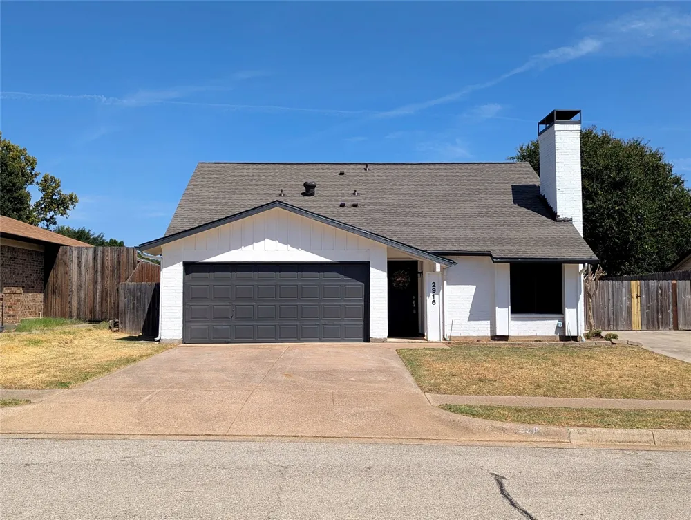 2916 Woodbridge Drive Bedford, TX 76021