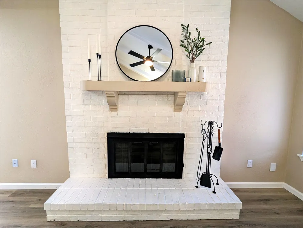 2916 Woodbridge Drive Bedford, TX 76021