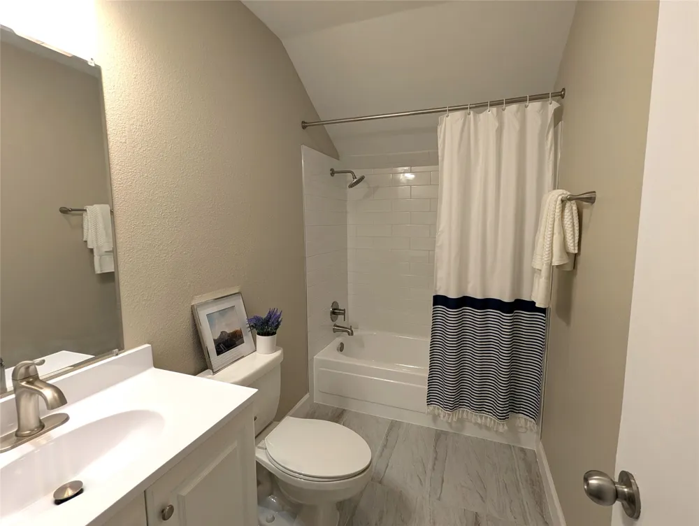 2916 Woodbridge Drive Bedford, TX 76021