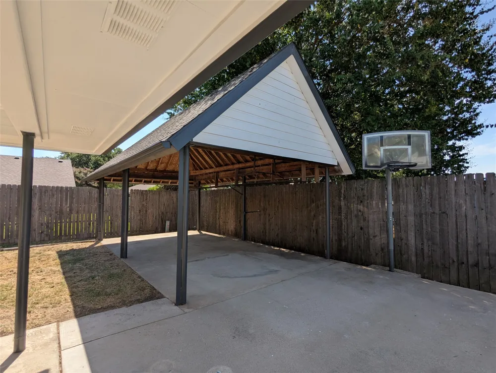 2916 Woodbridge Drive Bedford, TX 76021