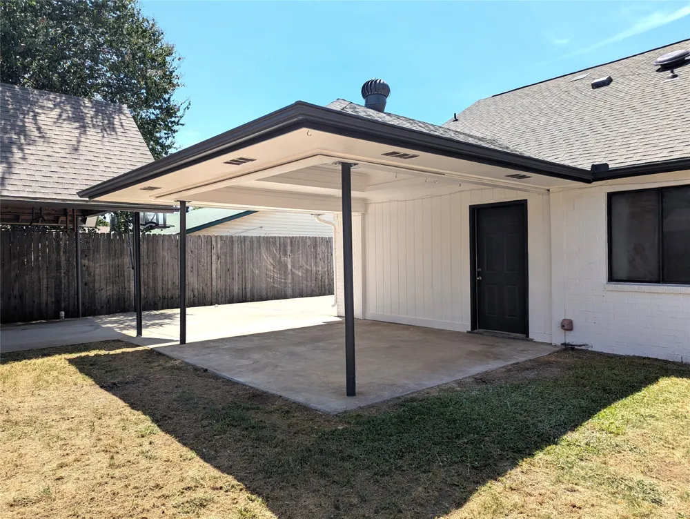 2916 Woodbridge Drive Bedford, TX 76021