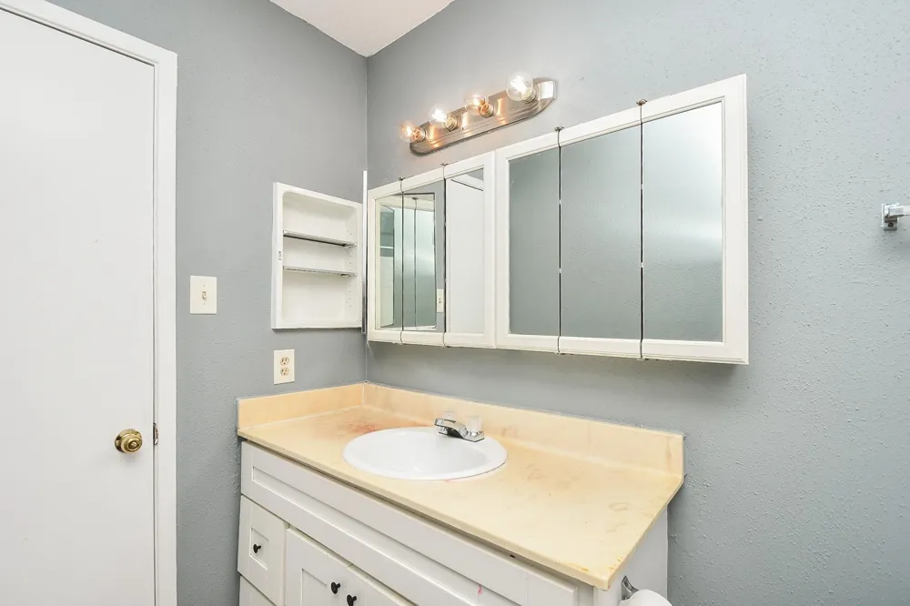 8323 Wilcrest Drive #17008 Houston, TX 77072