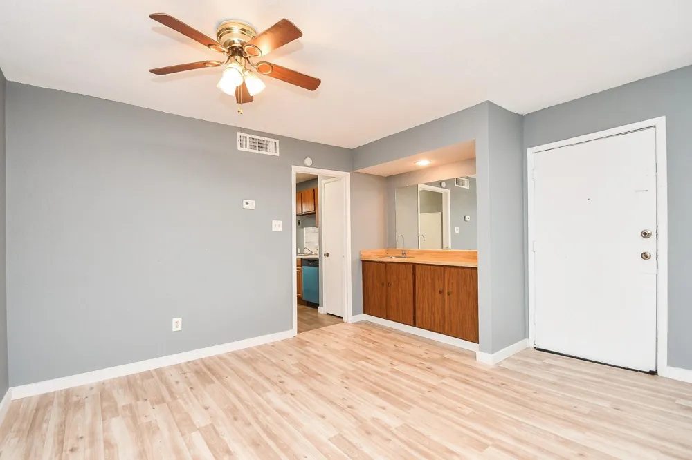 8323 Wilcrest Drive #17008 Houston, TX 77072