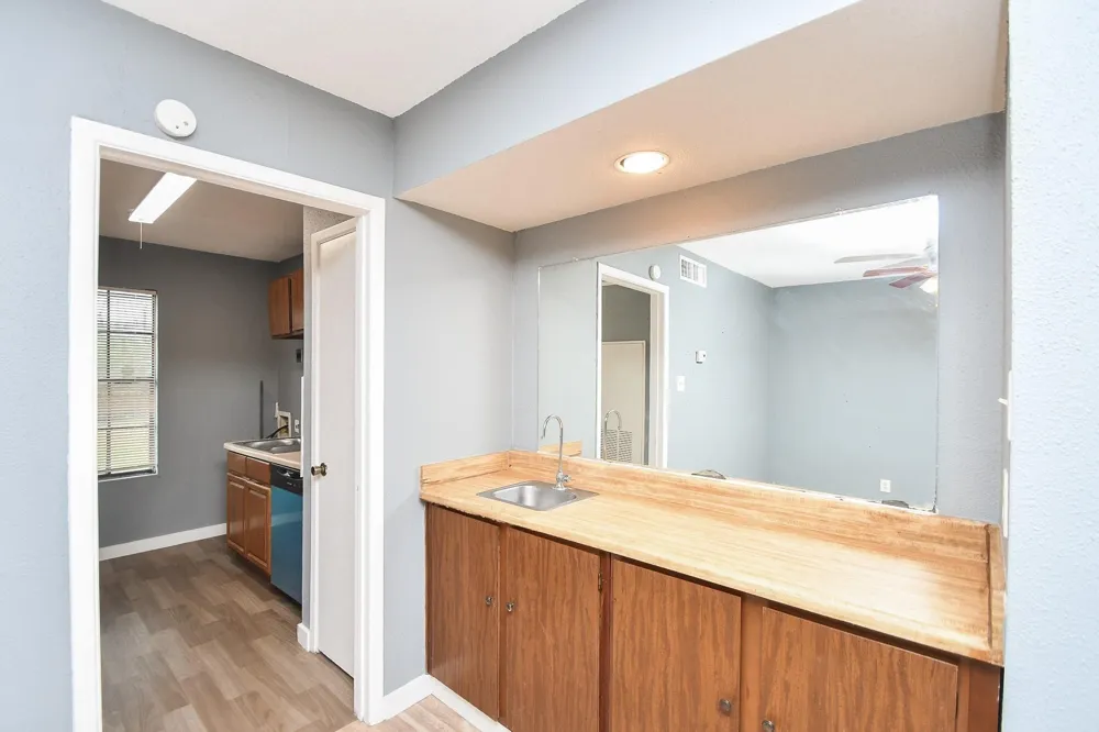 8323 Wilcrest Drive #17008 Houston, TX 77072