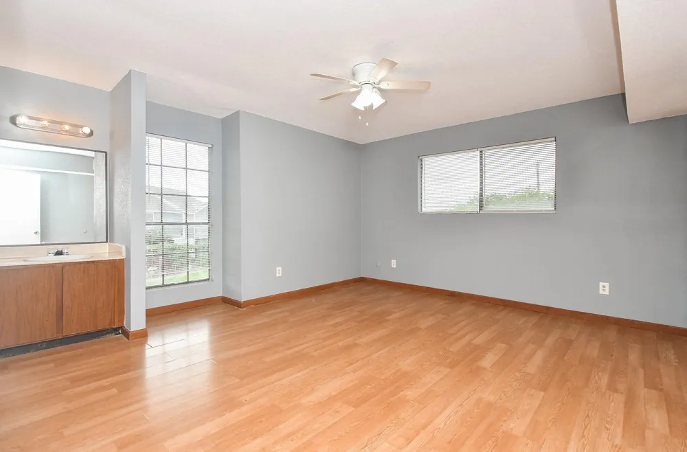 8323 Wilcrest Drive #17008 Houston, TX 77072