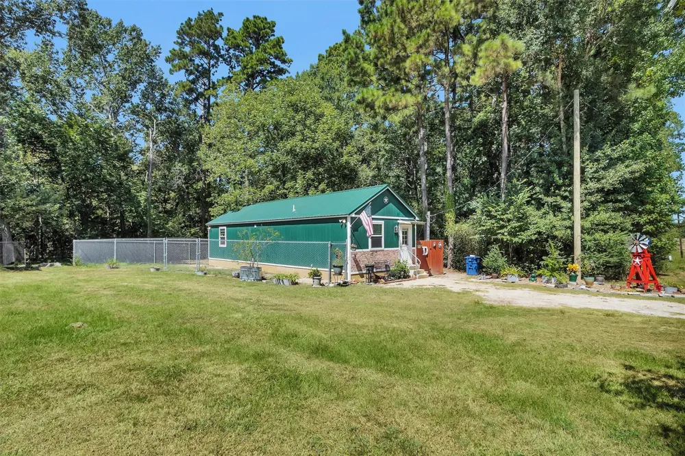 2075 Mangum Road Livingston, TX 77351