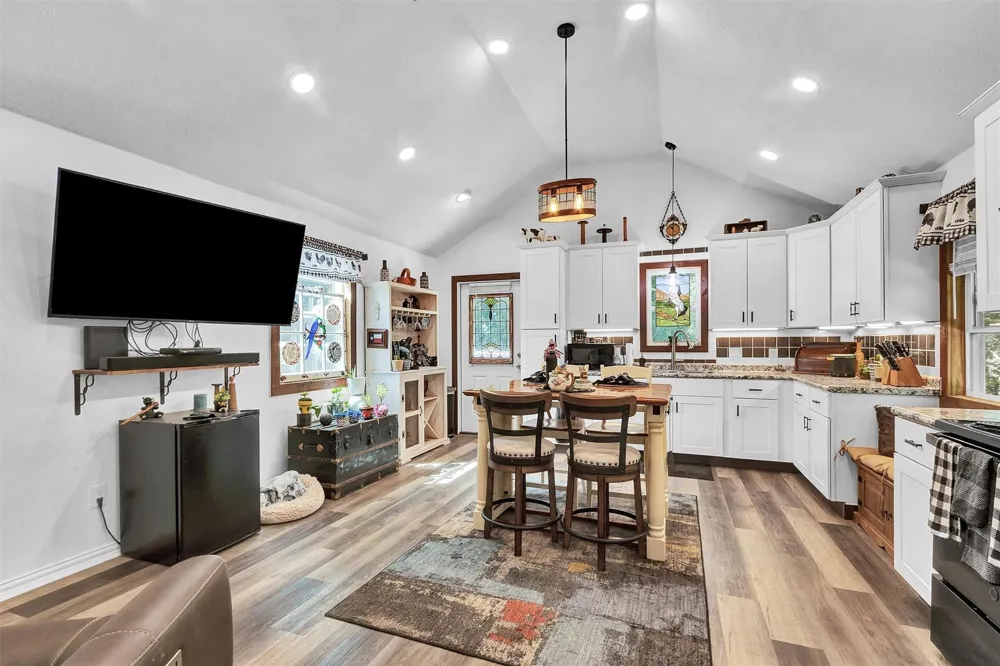 2075 Mangum Road Livingston, TX 77351