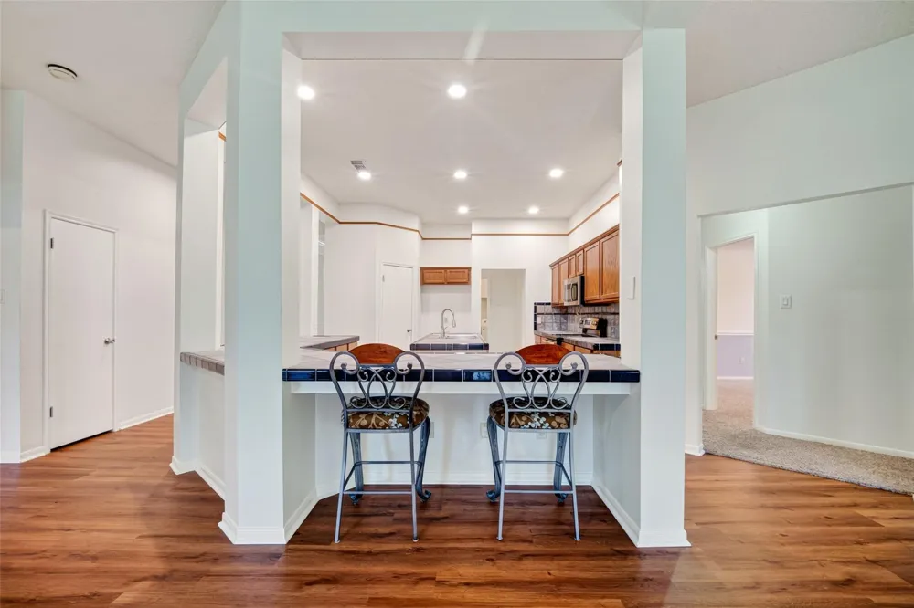 4802 Widerop Lane Friendswood, TX 77546