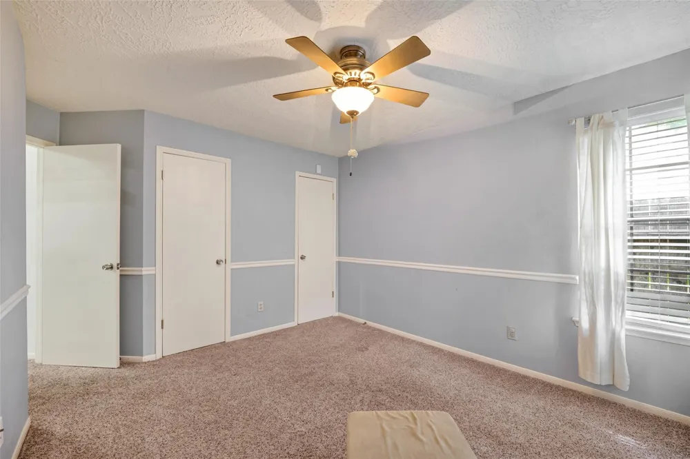4802 Widerop Lane Friendswood, TX 77546