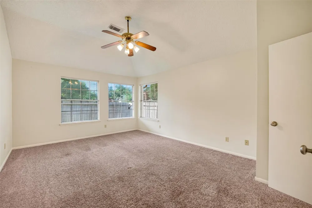 4802 Widerop Lane Friendswood, TX 77546